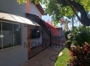 Casa · 209m² · 3 Quartos · 2 Vagas · Casa Padrão em Araraquara