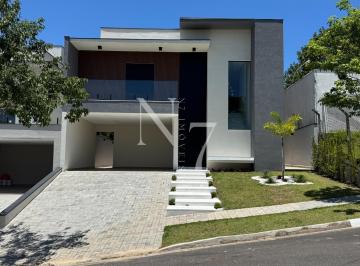 Casa · 252m² · 3 Quartos · 4 Vagas · Sobrado Novo com Móveis planejados e eletrodomésticos em condomínio fechado!