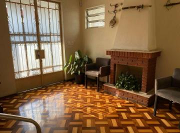 Casa · 216m² · 4 Quartos · 4 Vagas · Planalto Paulista, Casa Residencial à venda de 216m² com 4 suítes, 5 banheiros, 4 vagas de garagem.