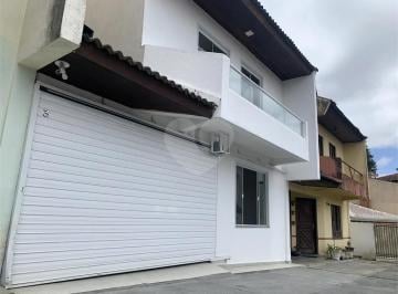 Casa de 3 quartos, Curitiba · Casa com 246 m² e 3 quartos à venda em Cristo Rei, Curitiba