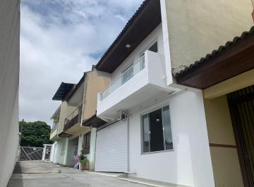 Casa de 3 quartos, Curitiba · Casa de 246 m² com 3 quartos à venda em Cristo Rei