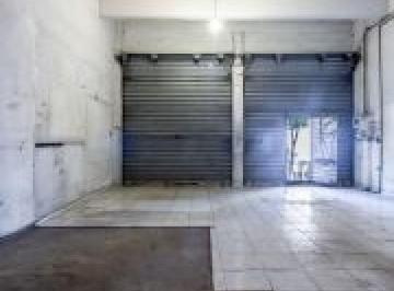 Comercial · 200m² · 4 Vagas · Prédio Comercial à Venda em São Paulo-SP, Jabaquara: 8 Salas, 2 Banheiros, 4 Vagas de Garagem, 200m²