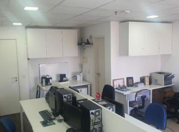 Comercial · 39m² · 2 Vagas · Sala Comercial, Saúde - de 39m² com 1 banheiro, 2 vagas, piso elevado e ar condicionado