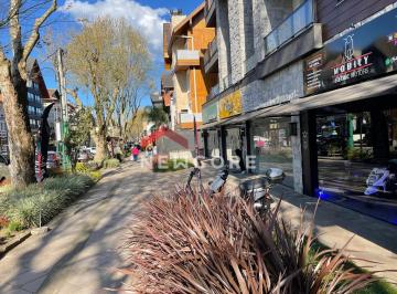 Comercial · 81m² · 1 Vaga · Loja em Rua Osvaldo Aranha - Centro - Canela/RS