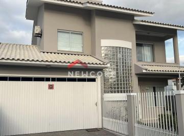 Casa · 190m² · 3 Quartos · 2 Vagas · Casa em  Rua Mário Neves de Oliveira - Centro - Palhoça/SC