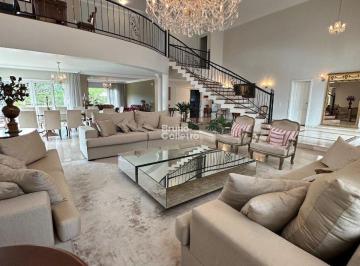 Casa · 1700m² · 4 Quartos · Casa à venda - em Santa Felicidade