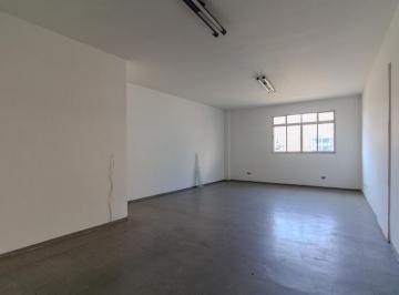 Comercial · 60m² · 3 Quartos · Sala comercial na Avenida Água Fria, N. 660 - Sala 02 • 60 m²