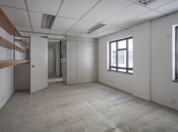 Comercial · 45m² · 1 Quarto · 1 Vaga · Sala comercial na Rua Frei Caneca, N. 33 - Sala 31 • 45 m²