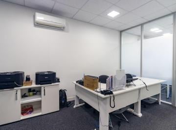 Comercial · 85m² · 2 Vagas · Sala comercial na Avenida Doutor Chucri Zaidan, 1550 - Conjunto 402 • 85 m²