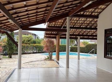 Casa de 4 quartos, Maceió · Excelente casa no Aldebaran Omega , frente para a praça, nascente e com piscina.