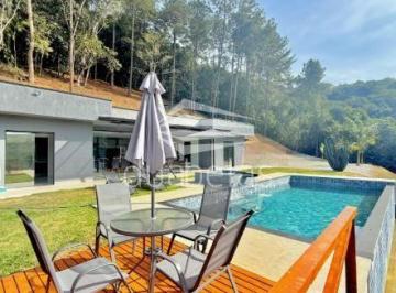 Casa · 226m² · 3 Quartos · 10 Vagas · Casa de Alto Padrão em Guararema – A 10 Minutos do Centro