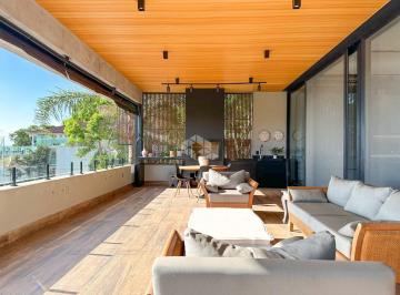 Casa · 387m² · 3 Quartos · 4 Vagas · CASA COM 3 SUÍTES 4 VAGAS DE GARAGEM E VISTA PARA O MAR EM SAMBAQUI FLORIANÓPOLIS