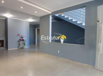Casa · 257m² · 3 Quartos · 8 Vagas · Casa semimobiliada de 3 Suítes com sala e cozinha integrados