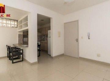 Apartamento · 39m² · 1 Quarto · Apartamento de 1 dormitório, com um pequeno pátio no bairro Centro Histórico.