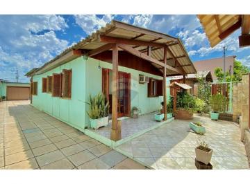 Casa · 179m² · 3 Quartos · 4 Vagas · Casa Aconchegante c/ Piscina no Coração da Feitoria