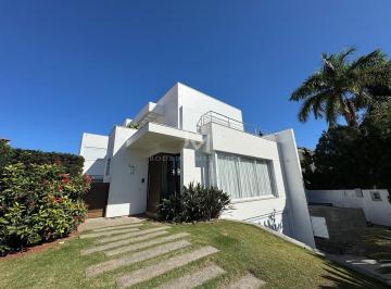 img-20250613-wa0097-17498266827131.jpg · Casa 6 Dormitórios (4 Suítes), Piscina - Jurerê Internacional - Florianópolis/SC