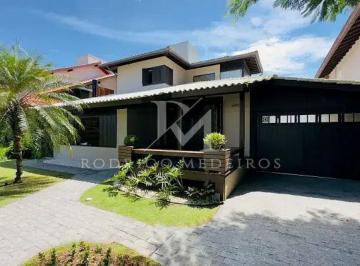 sc-florianopolis-jurere-internacional-avenida-dos-bonitos-casa-a-venda-4-quartos-68aa02ed-00-17579727711346.webp · Casa à venda com 4 dormitórios e 2 suítes – 300m² de área construída