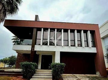 28a4d075-a069-4b69-8d4f-857fd9a42b87_20250410_181557_0000-17443220428779.jpg · Casa com 3 suítes à venda no Cacupé, Florianópolis, com vista para o mar