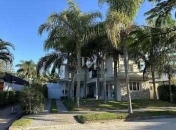 d404d4ac-5489-4d51-ba39-c61949c0c111_20250917_145100_0000-1758135195132.jpg · Casa à venda em Jurerê Internacional, Florianópolis/SC – 5 dormitórios