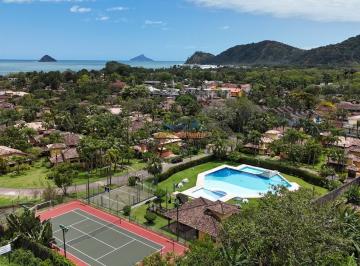 Casa de 5 quartos, São Sebastião · Casa de 5 suítes à menos de 250m do mar