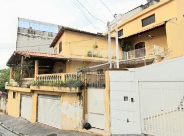 Casa · 700m² · 14 Quartos · 4 Vagas · Terreno com 5 casas, individualizadas ideal para investidores, grandes famílias e demais construções