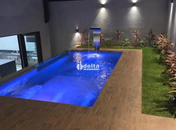 Casa · 275m² · 3 Quartos · 4 Vagas · Casa em condomínio com 3 quartos e 3 suítes disponível para venda no bairro Granja Marileusa em Uber