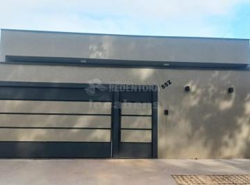 Casa · 247m² · 3 Quartos · 2 Vagas · Linda Casa 3 quartos no Loteamento Santa Bárbara