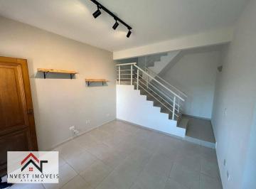 Sobrado de Village localizado no bairro Maristela · Casa com 2 dormitórios para alugar, 84 m² por R$ 3.215,00/mês - Jardim Maristela - Atibaia/SP