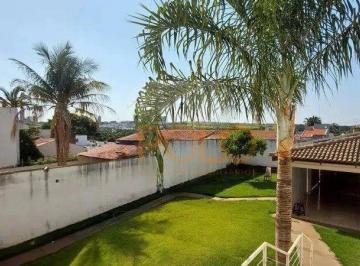 268aff59a419c8690c44d05c6da845d72e34e7c8 · Casa à venda no bairro Cidade Jardim em Uberlândia
