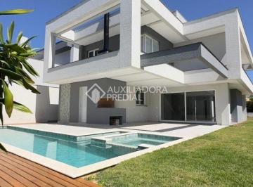 Casa · 350m² · 4 Quartos · 4 Vagas · Ampla casa em cond