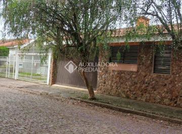 Casa · 260m² · 3 Quartos · 2 Vagas · Casa de esquina em rua calma do Bairro Jardim Itu.