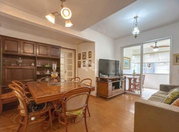 Apartamento · 65m² · 2 Quartos · 1 Vaga · Apartamento Menino Deus dois dormitórios com box, excelente conservação.
