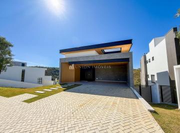 Fachada · Casa de alto padrão à venda no condomínio Alphaville em Juiz de Fora/MG.