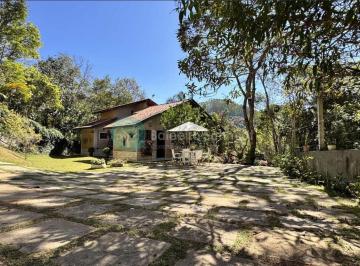 Casa de 6 quartos, Santo Antônio do Pinhal · Duas Casas em Santo Antonio do Pinhal Oportunidade