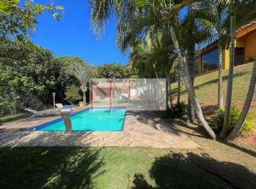 Casa · 350m² · 4 Quartos · 6 Vagas · Fazendinha - 4d/2s TÉRREA privativa. Natureza, gourmet, piscina e VISTA!