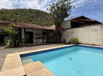 Casa · 210m² · 4 Quartos · 4 Vagas · Casa Linear com Piscina e 3 Suítes em Piratininga 🌴✨ Raridade!