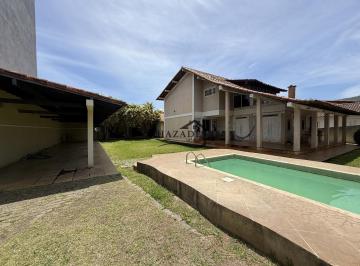 Casa · 550m² · 6 Quartos · 8 Vagas · Excelente casa no Condomínio Amoli em Itaipu/Niterói.