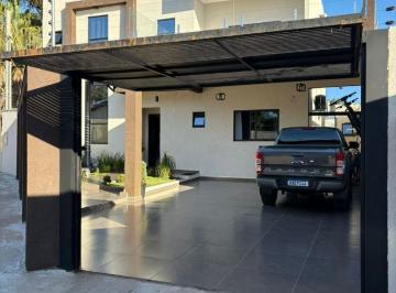 Casa · 310m² · 2 Quartos · 1 Vaga · Sobrado para venda com 3 suítes e 2 quartos na Região da Vila A