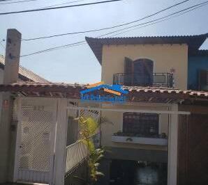 Casa · 147m² · 3 Quartos · 6 Vagas · Sobrado à Venda 225m² 3 Quartos | 1 Suíte | 6 Vagas - Umuarama