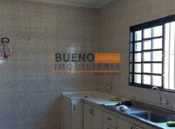 Casa · 227m² · 3 Quartos · Casa com 3 quartos, edícula e salão comercial .