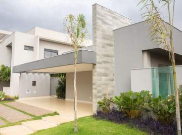 Casa · 240m² · 3 Quartos · 4 Vagas · Casa Térrea no Condomínio Damha II