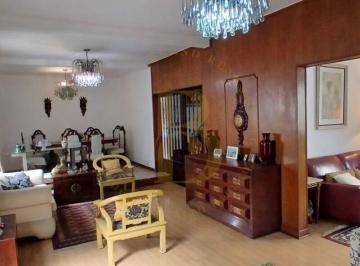 Casa · 200m² · 3 Quartos · 4 Vagas · Sobrado Clássico no Brooklin