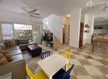Casa · 300m² · 4 Quartos · 2 Vagas · Casa para locação em Juquehy a apenas 50m da praia