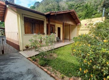 Casa · 157m² · 3 Quartos · 2 Vagas · Casa à venda com excelente localização no Cônego