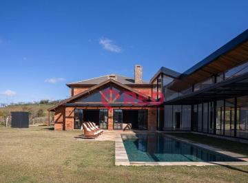 d390499146c91febec5bece4e2c62cc60e7e31b9 · Barn House com 6 quartos, 664 m² - venda por R$ 32.000.000 ou aluguel por R$ 139.833/mês - Condomíni