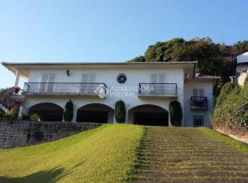 Casa · 360m² · 4 Quartos · 2 Vagas · Casa na Carvoeira.