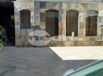 Casa · 140m² · 3 Quartos · 3 Vagas · Sobrado à Venda em Santa Terezinha - SBC