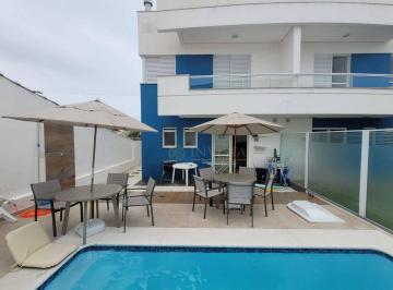 977372481ebcbb2dd0755ccea7d6d49cd165e91f · Casa com 3 quartos à venda em Florianópolis! Piscina Privativa, Semi Mobiliado e 2 vagas - Praia da 
