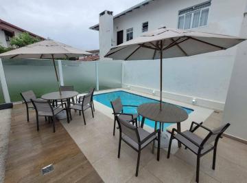 6b2a3a683d87b6ddcb70535ad9b954ec1e306297 · Casa com 3 quartos e piscina em Florianópolis!