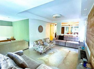 Casa de 3 quartos, São Paulo · Casa de Condomínio com 3 Quartos e 4 banheiros à Venda, 350 m² por R$ 1.600.000